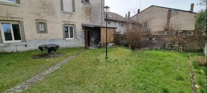 Chambre Tout Equipee Appartement Lacroix-sur-Meuse Buitenkant foto
